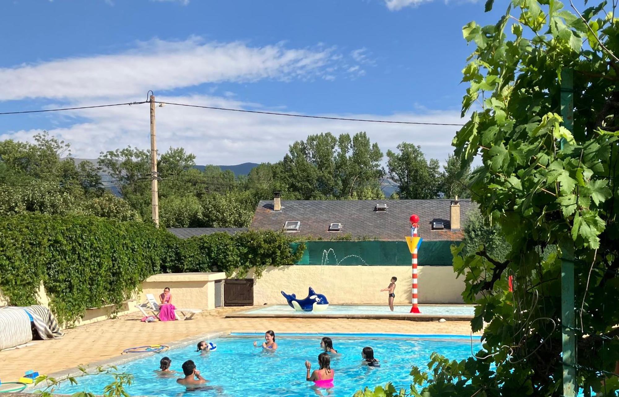 Camping L'Enclave Mobil-Home Estavar Extérieur photo