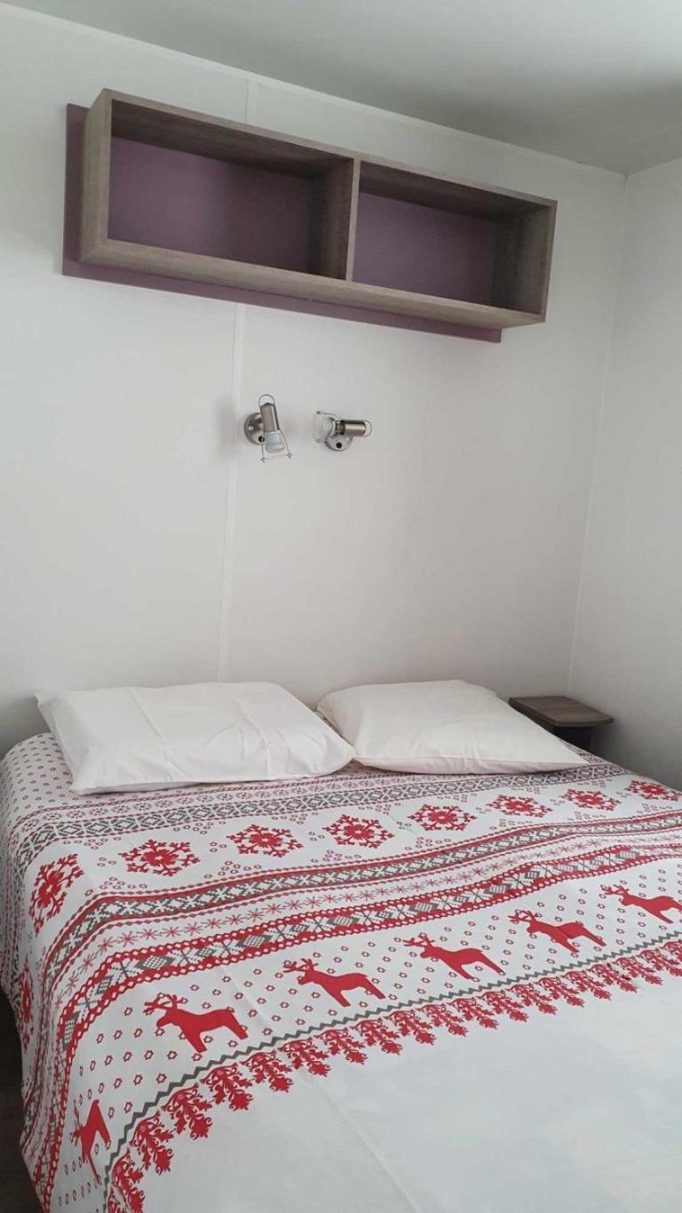 Camping L'Enclave Mobil-Home Estavar Extérieur photo