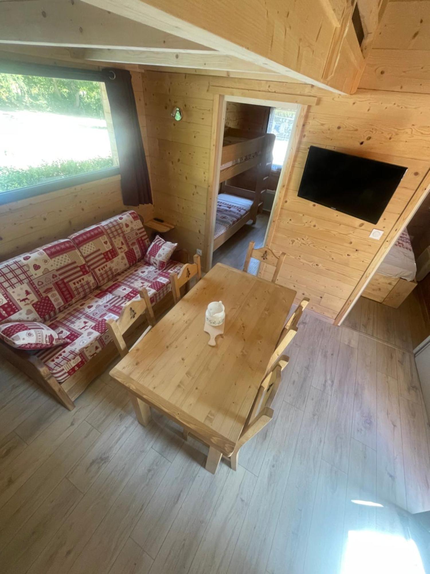 Camping L'Enclave Mobil-Home Estavar Extérieur photo