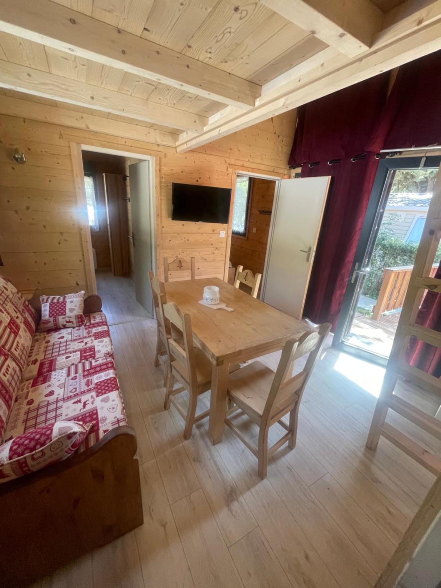 Camping L'Enclave Mobil-Home Estavar Extérieur photo