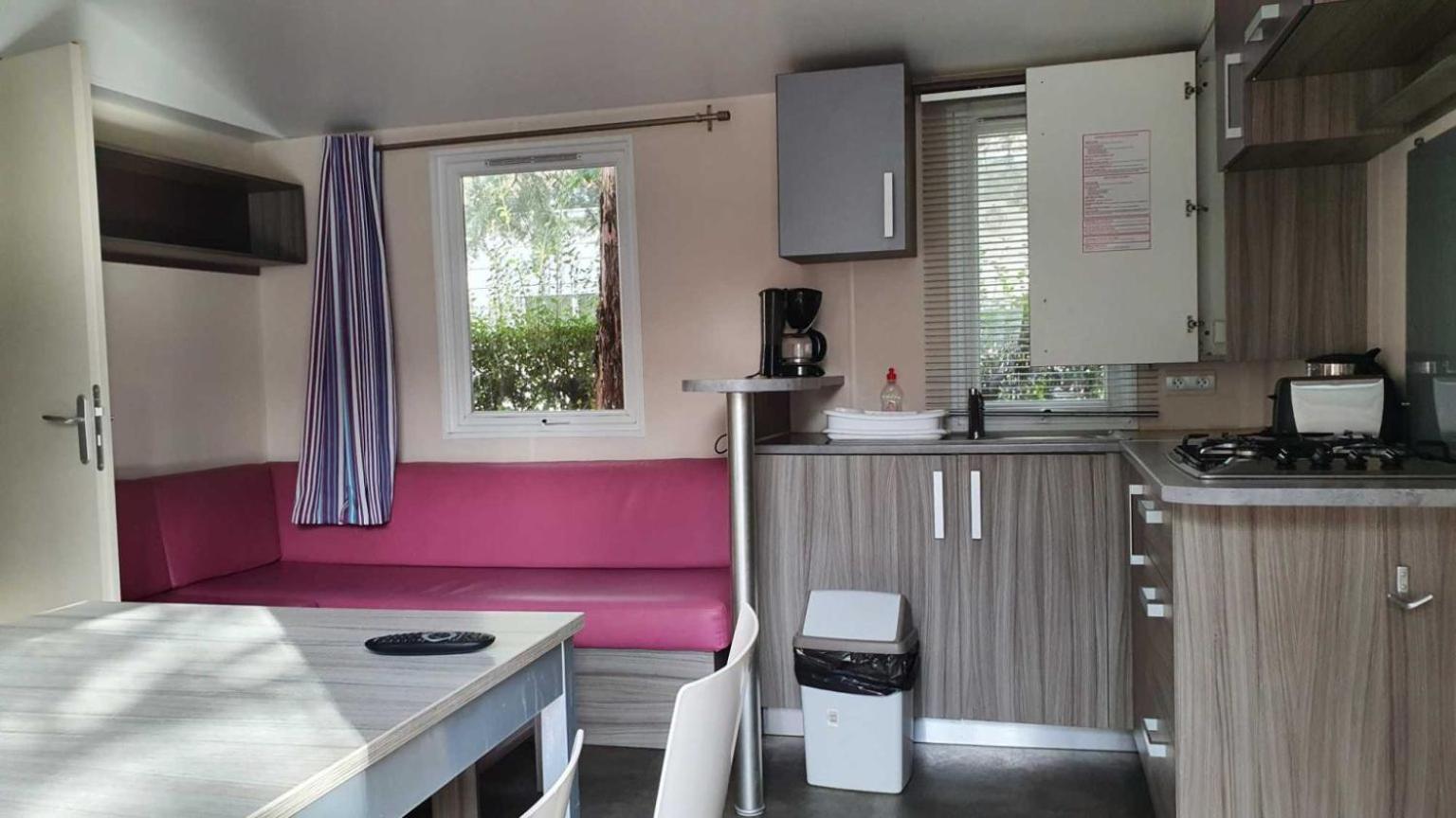 Camping L'Enclave Mobil-Home Estavar Extérieur photo